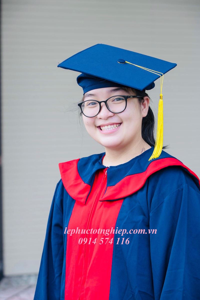 le phuc tot nghiep gia re